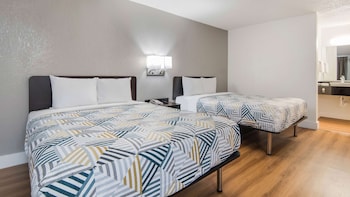 Standard Room, 2 Queen Beds, Non Smoking