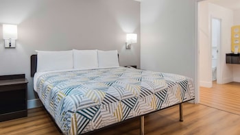 Standard Room, 1 King Bed, Non Smoking