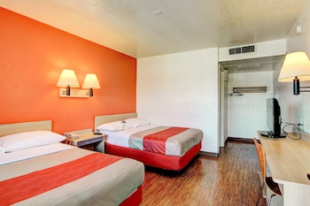 Standard Room, 2 Double Beds, Non Smoking