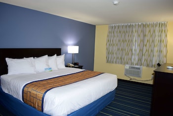 Room, 1 King Bed, Accessible, Ground Floor (Mobility,roll-in shower)