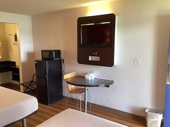 Deluxe Room, 2 Queen Beds, Non Smoking, Refrigerator & Microwave