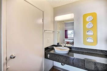 Deluxe Room, 2 Queen Beds, Non Smoking, Refrigerator & Microwave