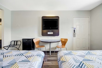 Deluxe Room, 2 Double Beds, Non Smoking, Refrigerator