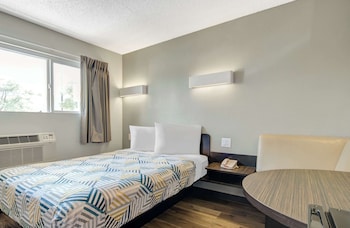 Standard Room, 1 Double Bed, Non Smoking, Refrigerator