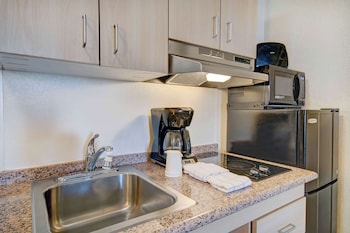 Standard Room, Multiple Beds, Non Smoking, Kitchenette