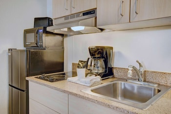 Deluxe Room, 2 Double Beds, Smoking, Kitchenette