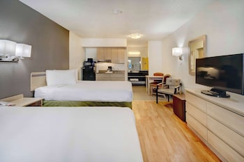 Standard Room, Multiple Beds, Non Smoking, Kitchenette