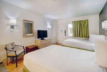 Standard Room, Multiple Beds, Non Smoking, Kitchenette