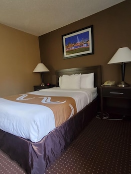 Standard Room, 1 Double Bed, Accessible, Non Smoking (Roll-In Shower)