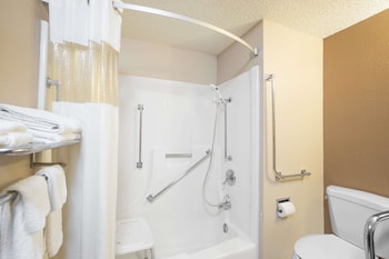 Standard Room, 1 Queen Bed, Accessible