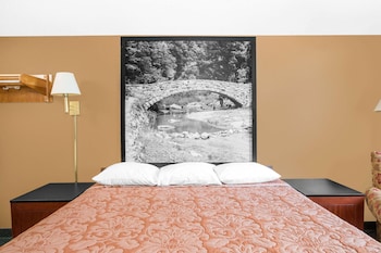 Standard Room, 1 King Bed