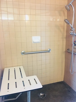 Standard Room, 1 Queen Bed, Accessible, Non Smoking