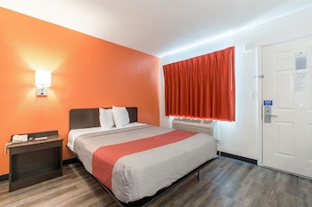 Standard Room, 1 Queen Bed, Accessible, Non Smoking