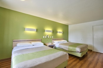 Deluxe Room, 2 Queen Beds, Non Smoking, Kitchenette