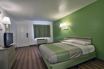 Deluxe Room, 1 Queen Bed, Non Smoking, Kitchenette