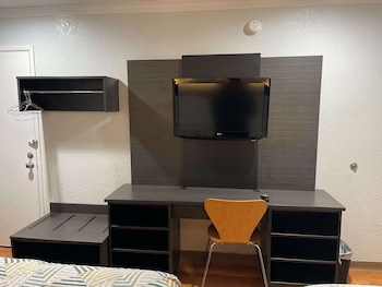 Standard Room, 2 Queen Beds, Non Smoking