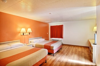 Deluxe Room, 2 Queen Beds, Non Smoking, Refrigerator & Microwave