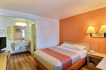 Deluxe Room, 1 Queen Bed, Non Smoking