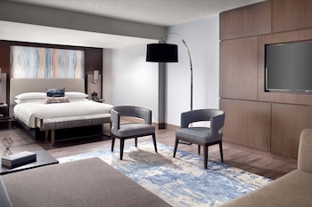 Suite, Lake View