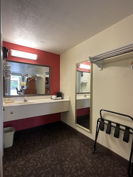 Room, 2 Queen Beds, Smoking