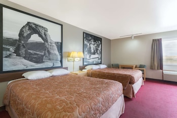 Standard Room, 2 Queen Beds (Pet friendly)