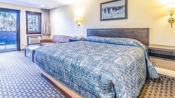 Deluxe Room, 1 King Bed with Sofa bed