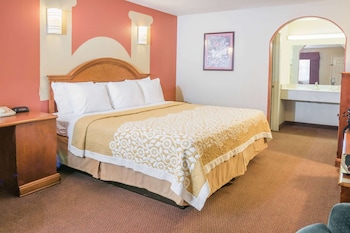 Efficiency, Standard Room, 1 King Bed, Non Smoking