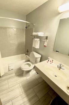 Standard Room, 1 Queen Bed