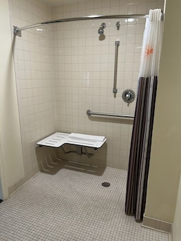 Room, 1 Double Bed, Mobility Accessible, Non Smoking (Hearing Accessible, Tub w/Grab Bars)