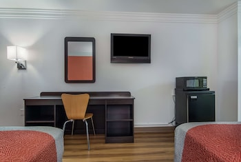 Deluxe Room, 2 Double Beds, Non Smoking, Refrigerator & Microwave