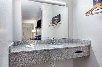 Deluxe Room, 2 Double Beds, Non Smoking, Refrigerator & Microwave
