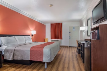 Deluxe Room, 1 King Bed, Accessible, Non Smoking