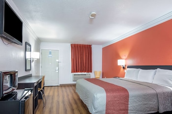 Deluxe Room, 1 King Bed, Accessible, Non Smoking
