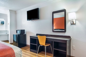 Deluxe Room, 1 King Bed, Accessible, Non Smoking