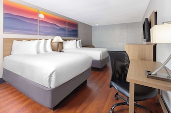 Deluxe Room, 2 Double Beds, Non Smoking