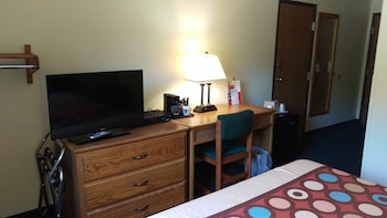 Standard Room, 1 Queen Bed, Accessible