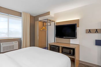Standard Room, 1 Double Bed, Accessible, Non Smoking