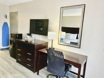 Room, 1 King Bed, Non Smoking (Pet Friendly)