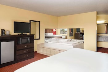 Suite, 1 King Bed, Non Smoking, Jetted Tub (with Whirlpool Tub)