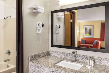 Studio Suite, 1 King Bed, Non Smoking