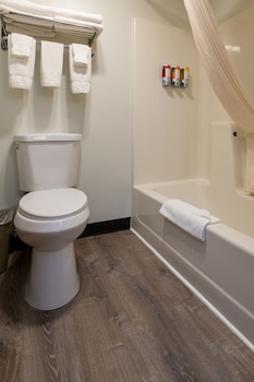 Standard Room, 2 Queen Beds, Ground Floor