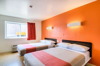 Deluxe Room, 2 Double Beds, Non Smoking, Refrigerator & Microwave