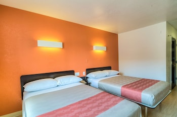 Deluxe Room, 2 Double Beds, Non Smoking, Refrigerator & Microwave