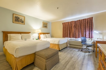 Classic Room, 2 Double Beds, Refrigerator & Microwave
