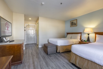 Classic Room, 2 Double Beds, Refrigerator & Microwave