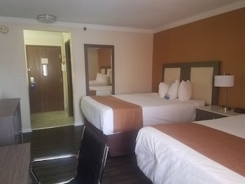 Room, 2 Queen Beds, Non Smoking (Pets Welcome)