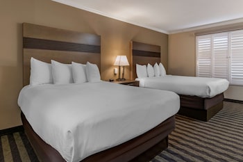 Standard Room, 2 Queen Beds, Non Smoking, Refrigerator