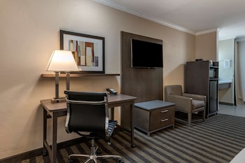 Standard Room, 2 Queen Beds, Non Smoking, Refrigerator
