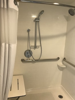 Standard Room, 1 Queen Bed, Accessible, Non Smoking (Walk-in Shower)