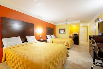 Standard Room, 2 Queen Beds, Smoking